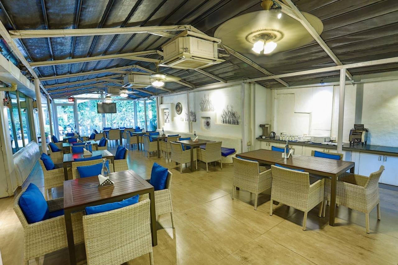 Zone Connect By The Park Calangute Hotel Олд Гоа Екстериор снимка