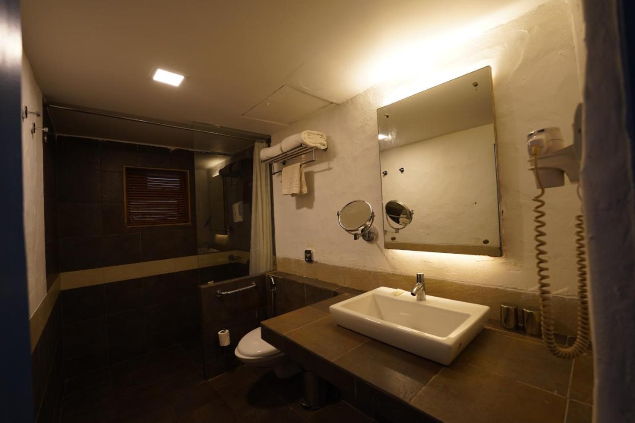 Zone Connect By The Park Calangute Hotel Олд Гоа Екстериор снимка