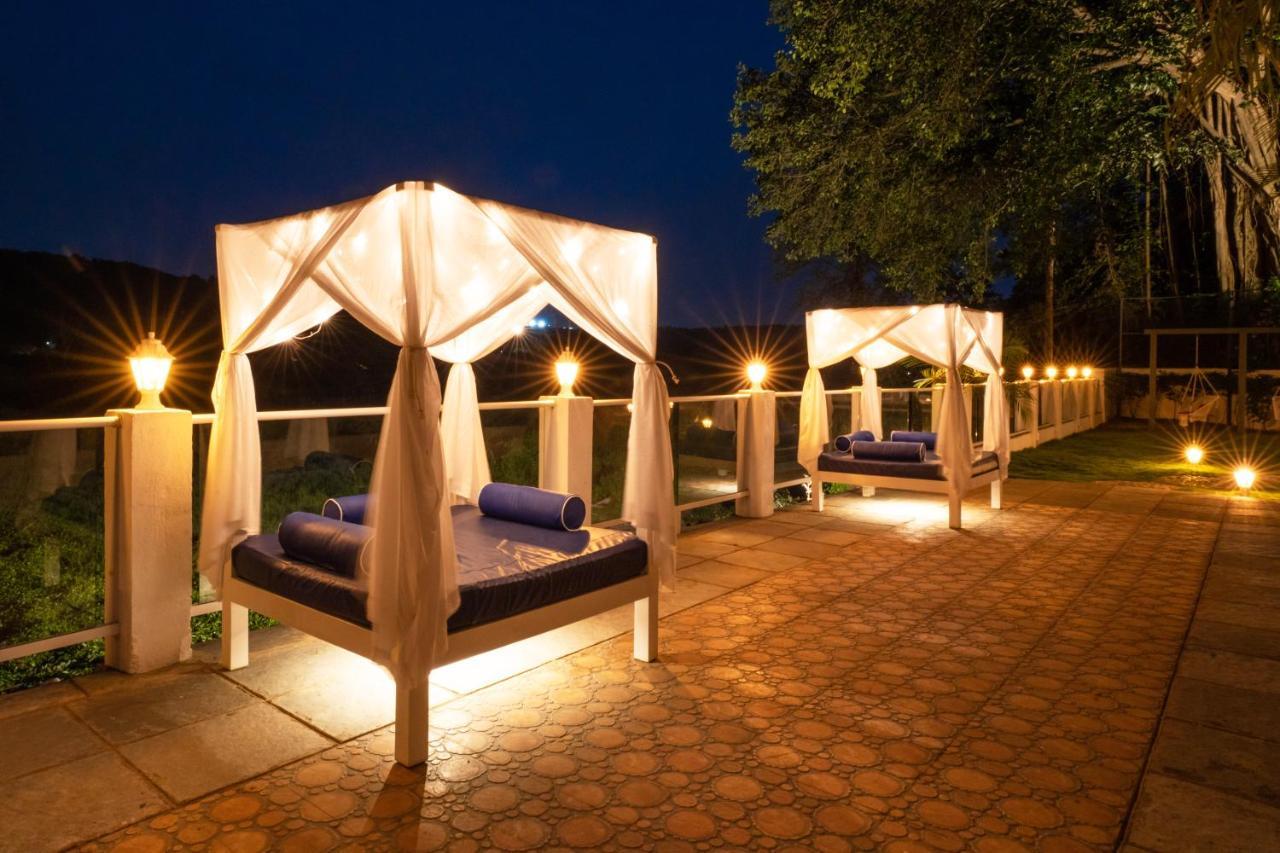 Zone Connect By The Park Calangute Hotel Олд Гоа Екстериор снимка